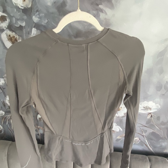 Lululemon Rulu Reflective Running Long Sleeve Shirt - Picture 5 of 6